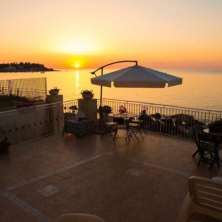 Appartamento In Villa Agnese Aci Trezza Dış mekan fotoğraf