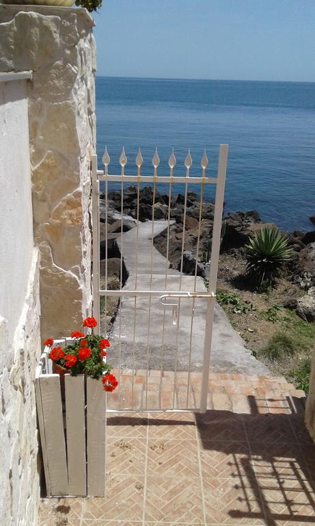 Appartamento In Villa Agnese Aci Trezza Dış mekan fotoğraf