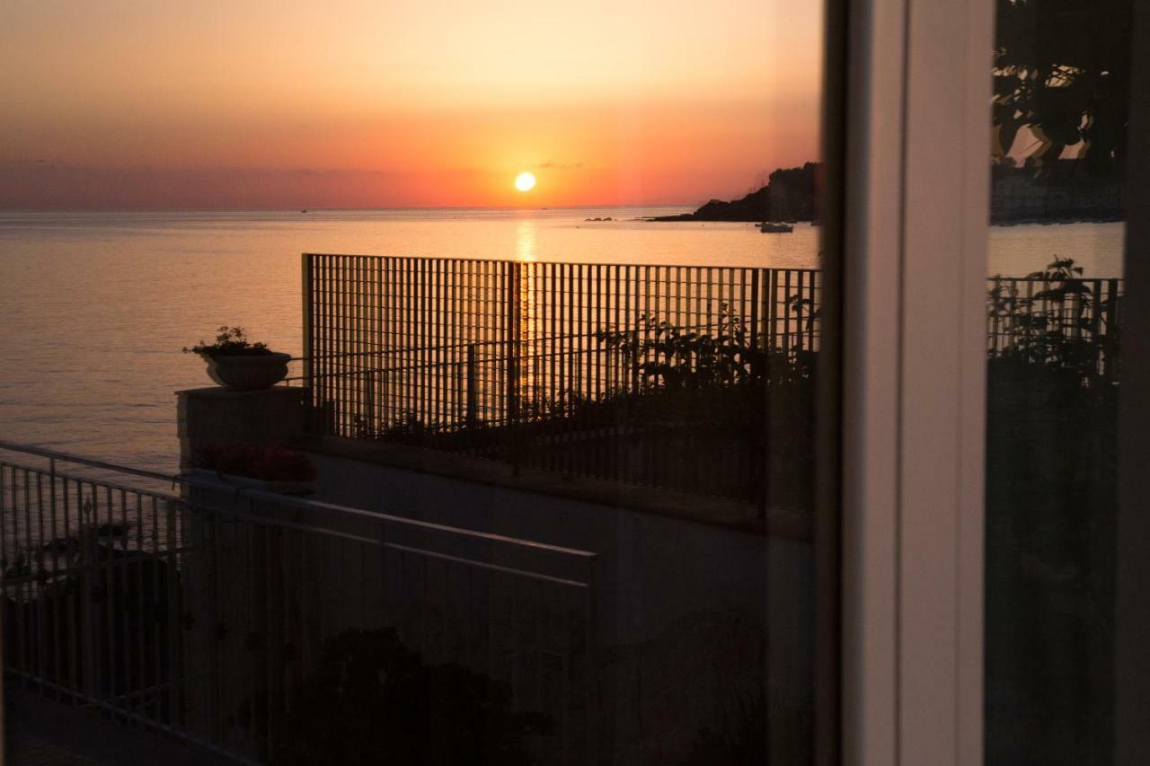 Appartamento In Villa Agnese Aci Trezza Dış mekan fotoğraf