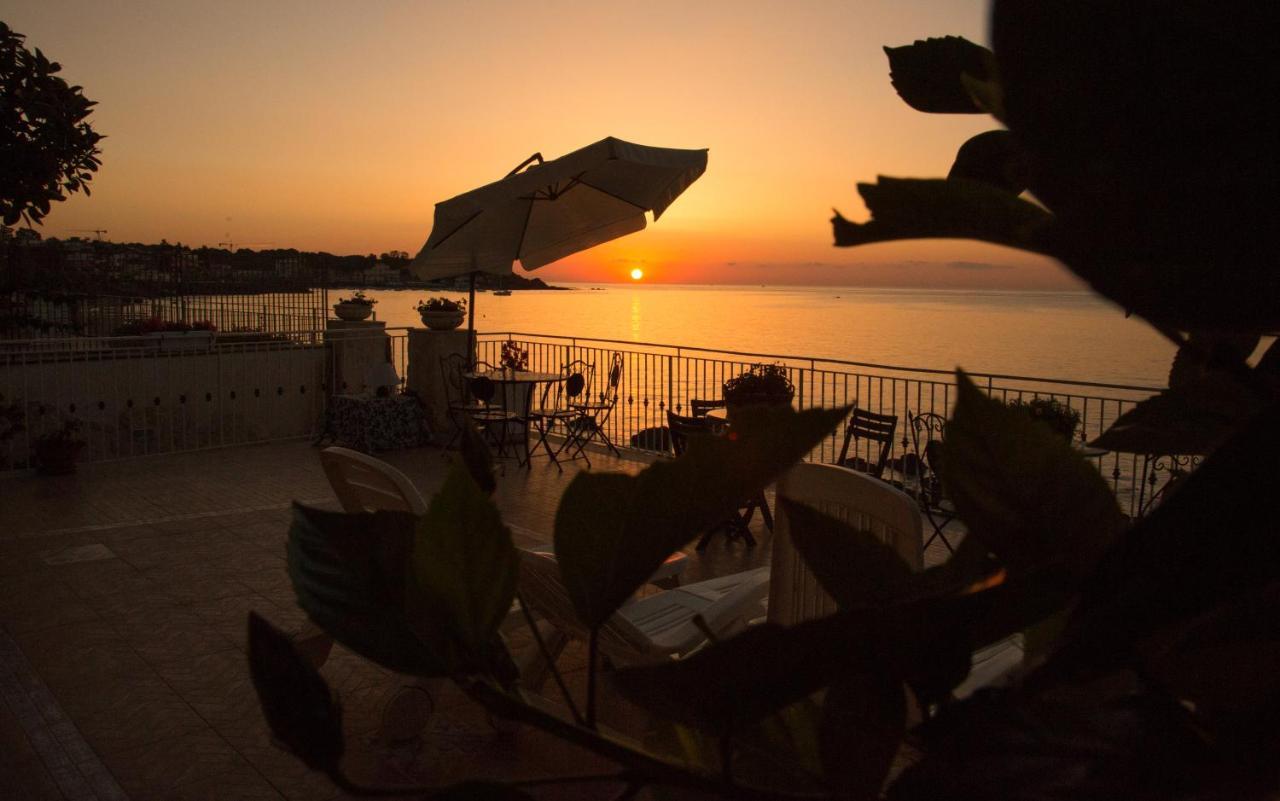 Appartamento In Villa Agnese Aci Trezza Dış mekan fotoğraf